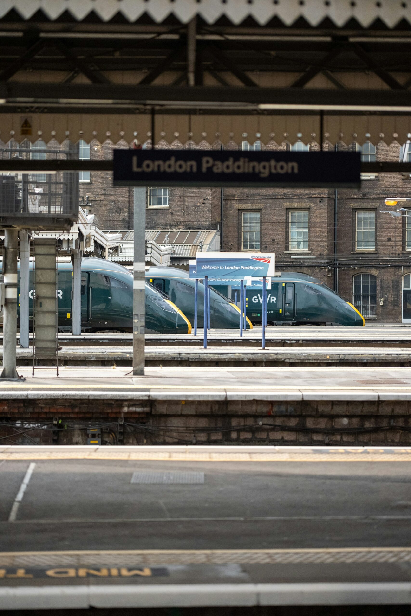 High-speed trains at London's Paddington Station. Image by Umair Dingmar, Unsplash.